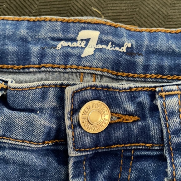 7 for all mankind Girls (youth) sz. 12 stretch denim shorts - Picture 4 of 5